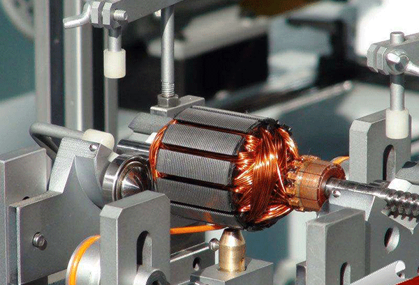 西安西瑪電機(jī)轉(zhuǎn)子動平衡試驗(yàn)。